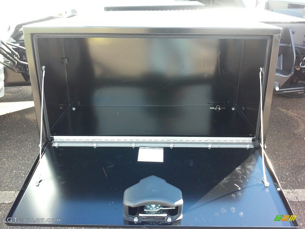 2017 Ram 5500 Tradesman Regular Cab Chassis Parts Photos