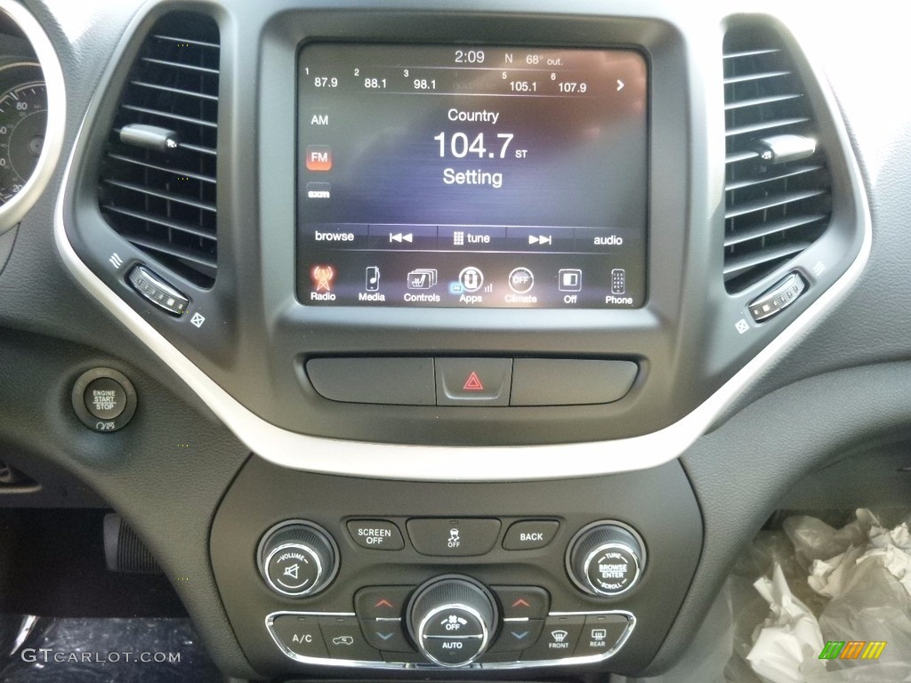2017 Jeep Cherokee Limited 4x4 Controls Photo #116528403