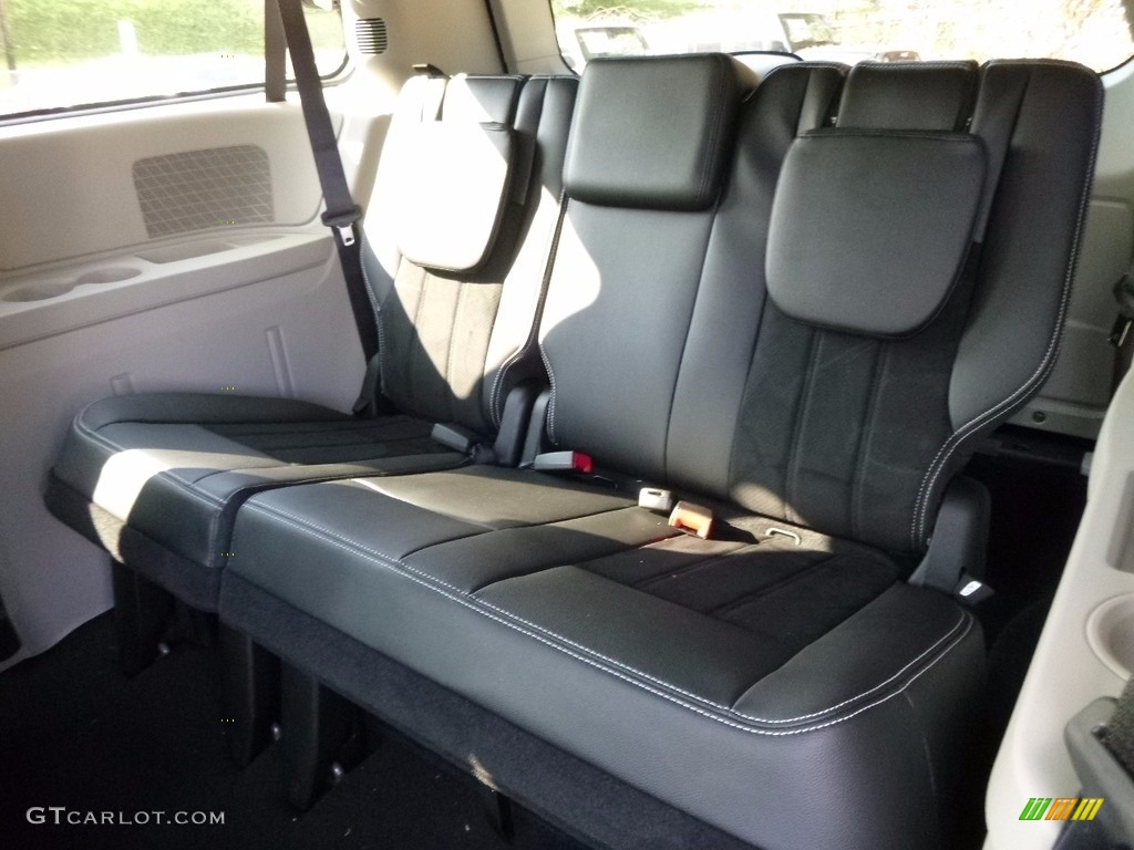 2017 Dodge Grand Caravan SXT Rear Seat Photo #116529552
