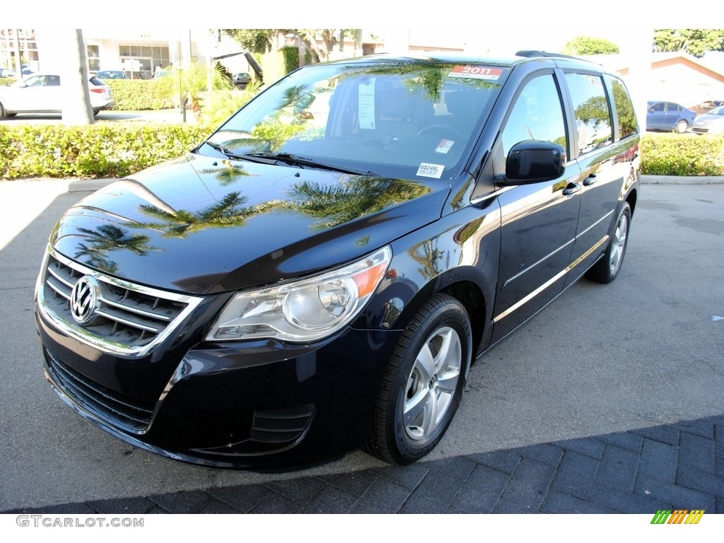 2011 Routan SE - Tanzanite Blue Metallic / Aero Gray photo #4