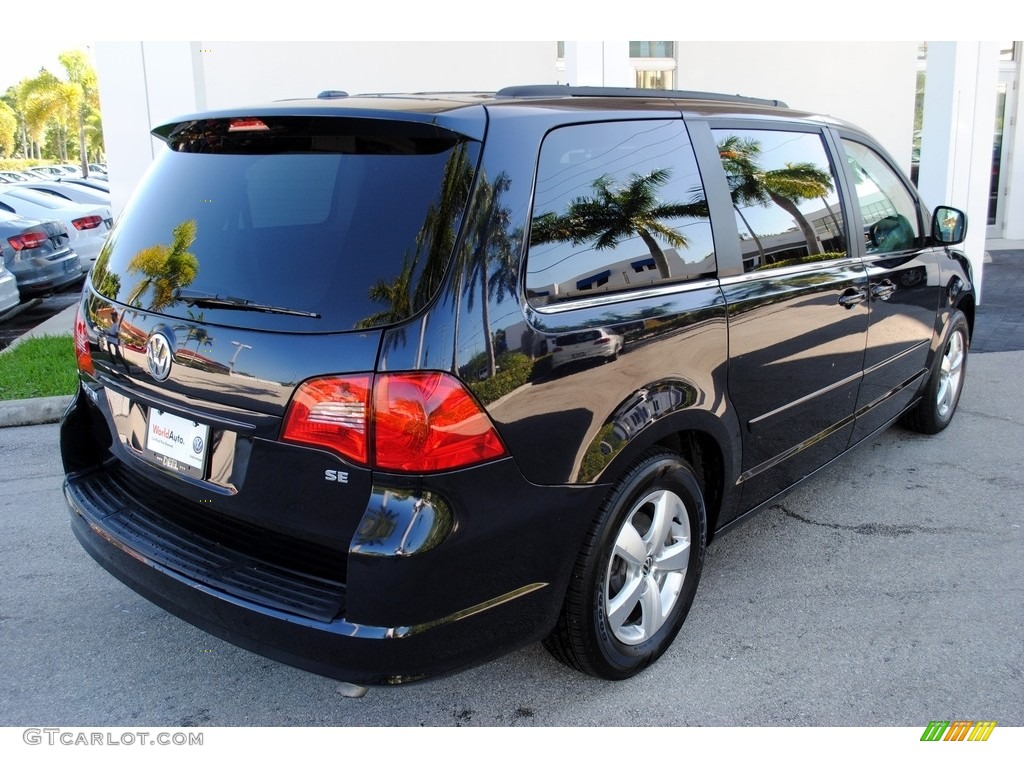 2011 Routan SE - Tanzanite Blue Metallic / Aero Gray photo #8