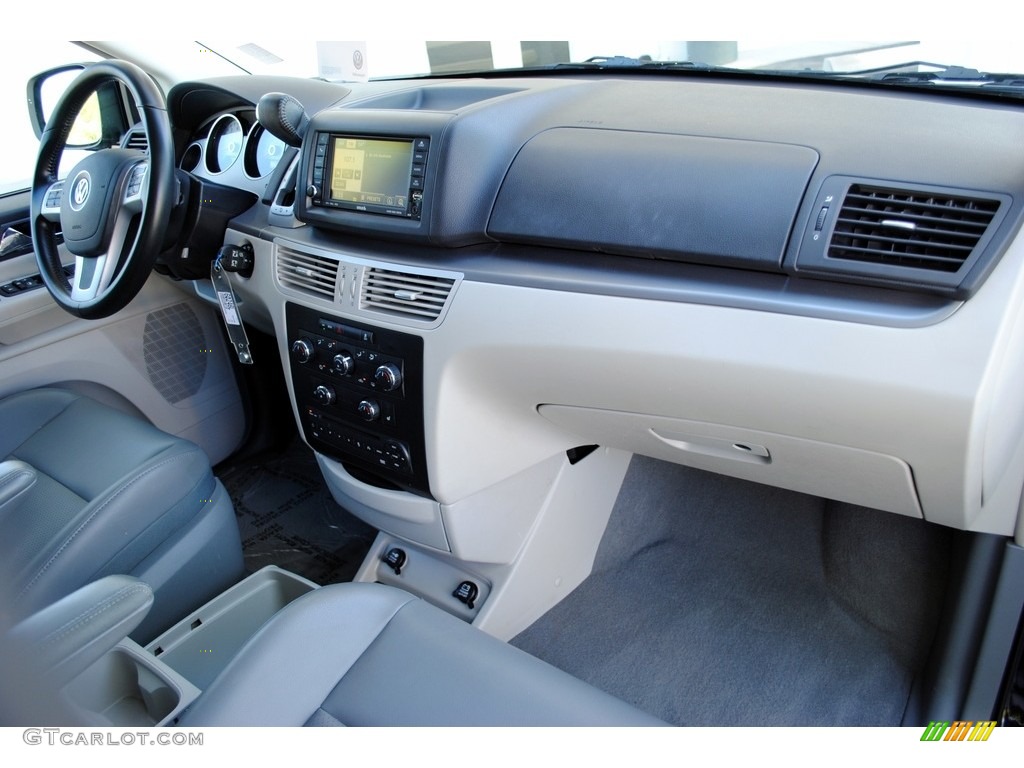 2011 Routan SE - Tanzanite Blue Metallic / Aero Gray photo #17
