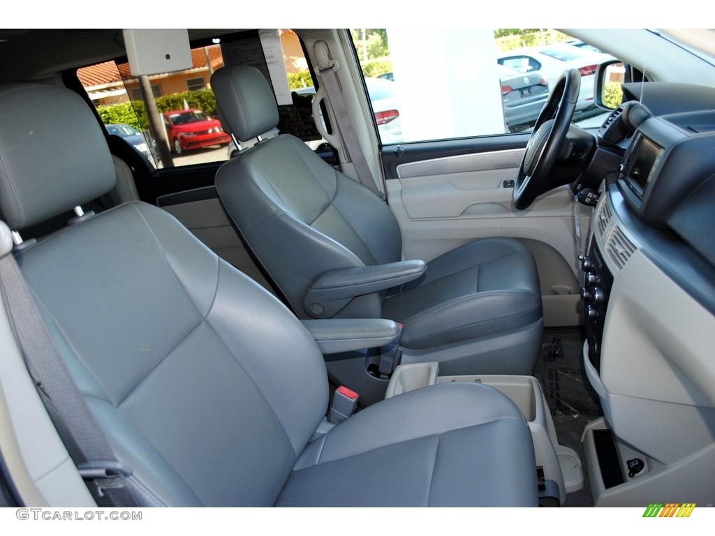 2011 Routan SE - Tanzanite Blue Metallic / Aero Gray photo #18