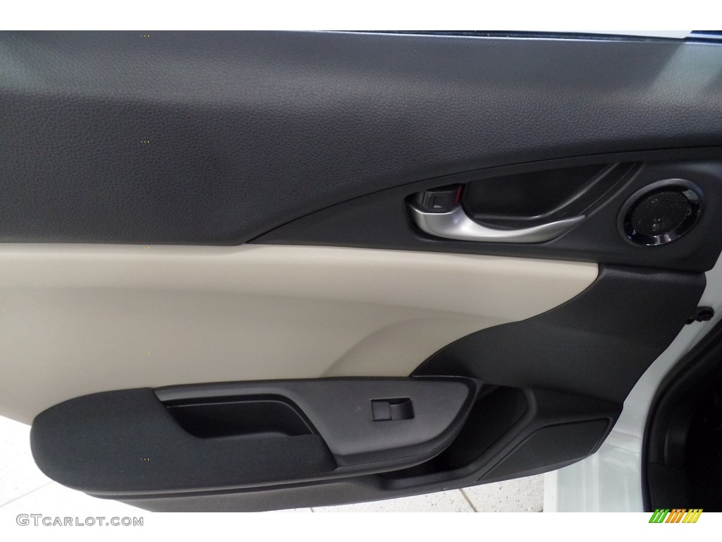 2017 Honda Civic EX Hatchback Black/Ivory Door Panel Photo #116535402