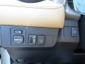 Super White - RAV4 XLE Photo No. 21