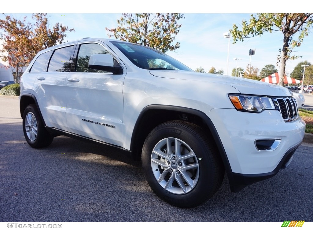 2017 Grand Cherokee Laredo - Bright White / Black photo #4