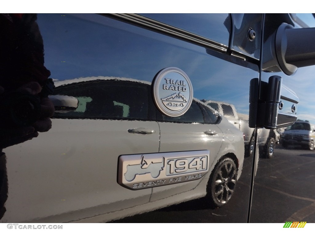 2017 Wrangler Sahara 4x4 - Black / Black photo #6