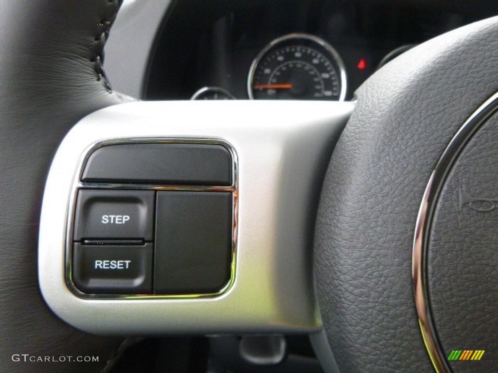 2017 Jeep Compass High Altitude 4x4 Controls Photo #116566198