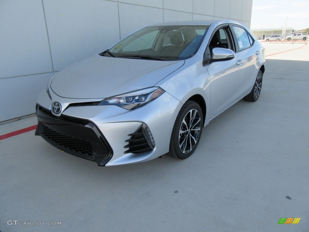 Classic Silver Metalic 2017 Toyota Corolla SE Exterior Photo #116568748
