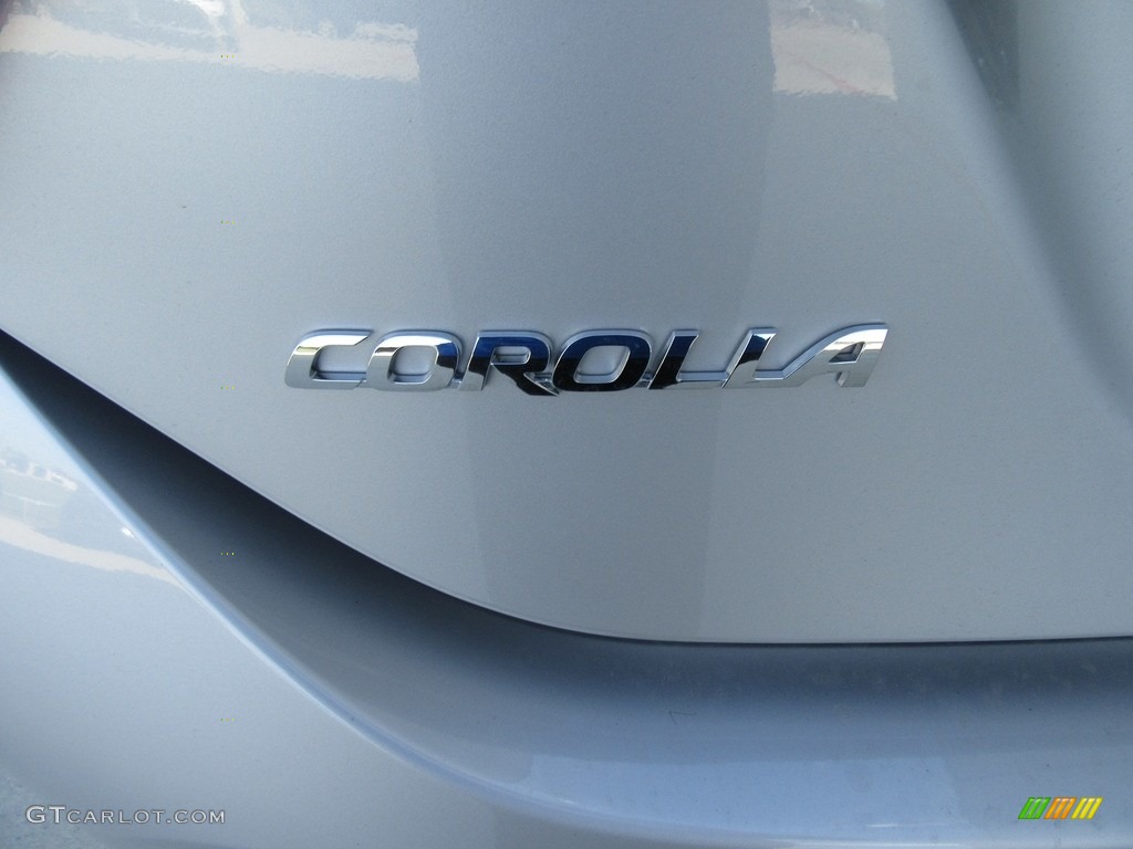 2017 Toyota Corolla SE Marks and Logos Photo #116568880