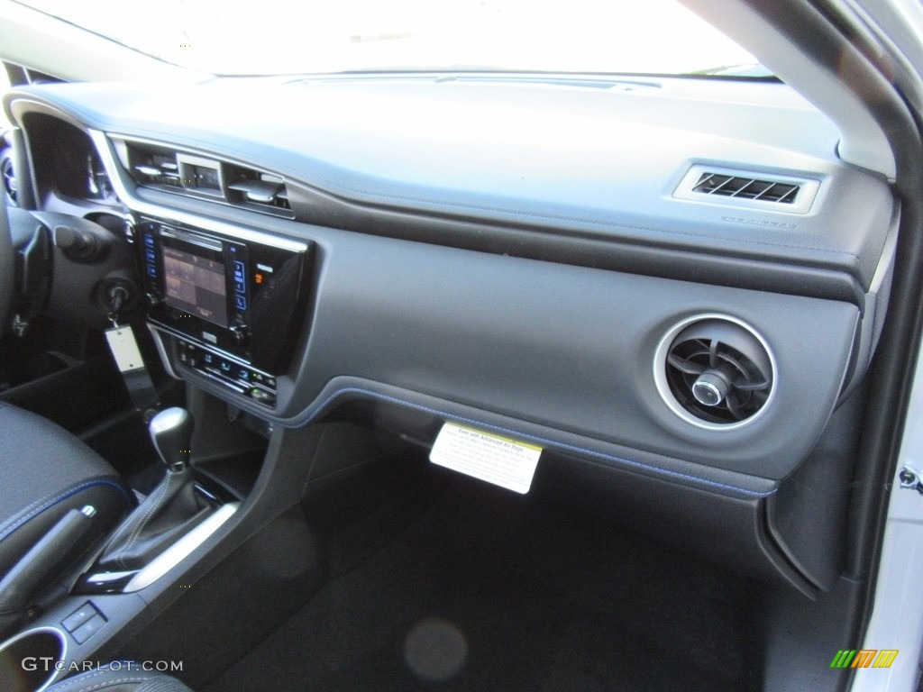 2017 Toyota Corolla SE Black Dashboard Photo #116568937