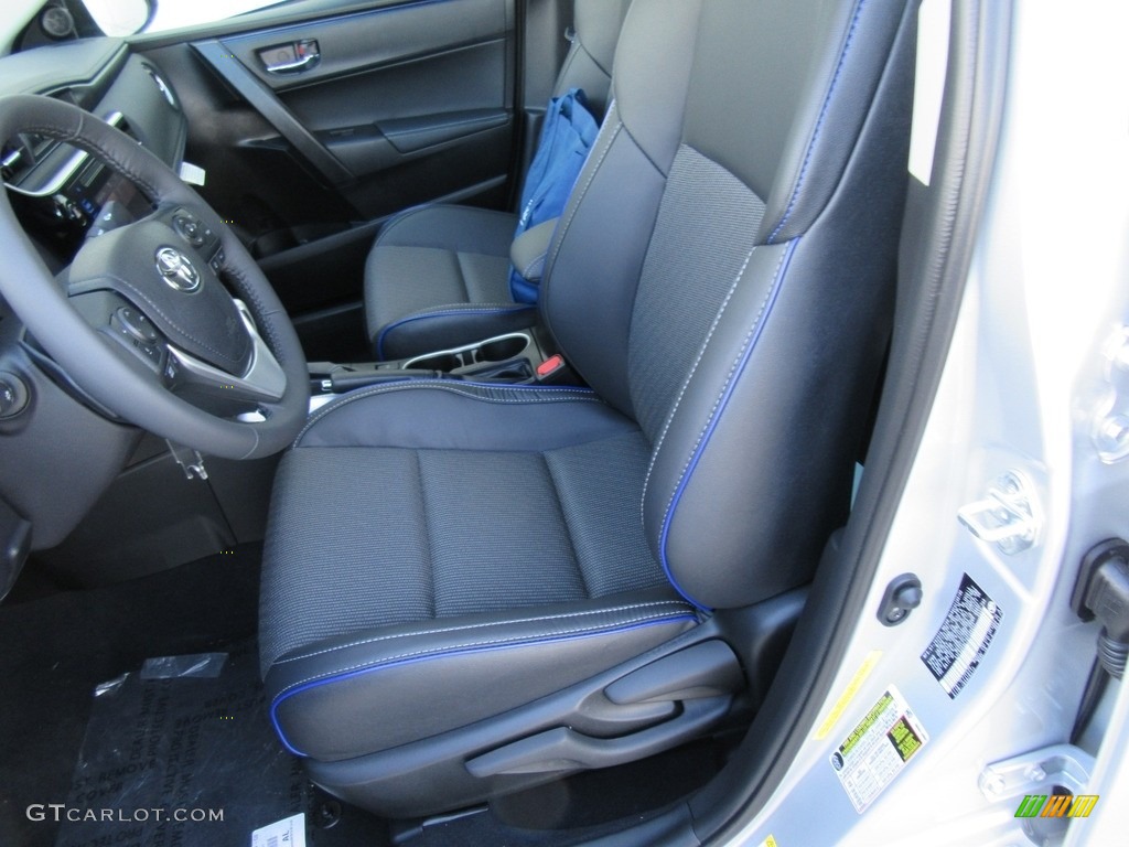 2017 Toyota Corolla SE Front Seat Photo #116569027