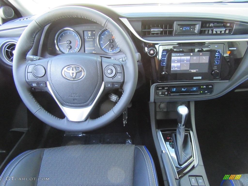2017 Toyota Corolla SE Dashboard Photos