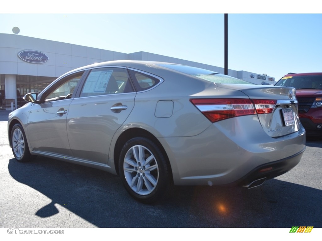 2013 Avalon XLE - Champagne Mica / Almond photo #5