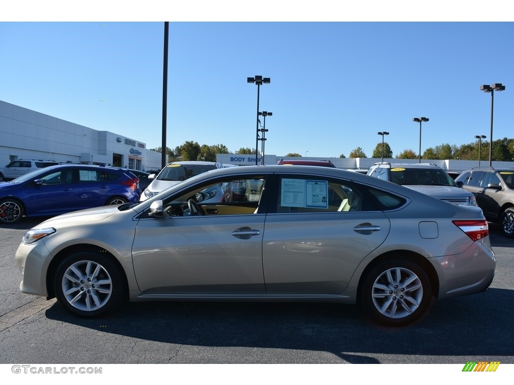 2013 Avalon XLE - Champagne Mica / Almond photo #6