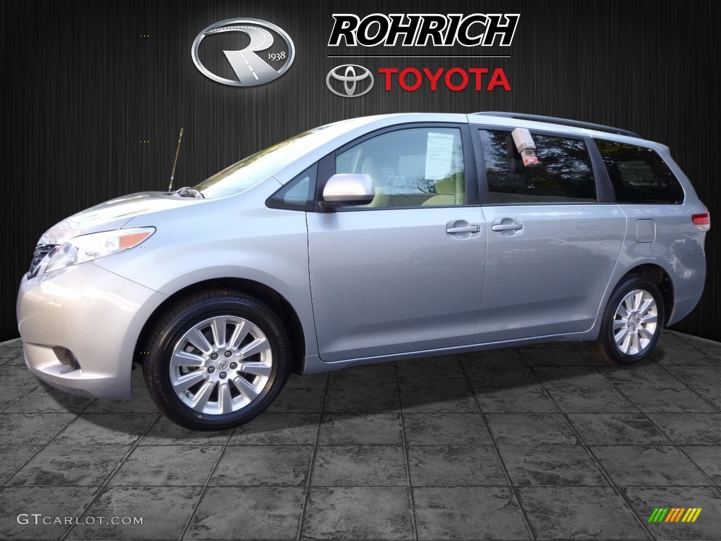 2014 Sienna LE AWD - Silver Sky Metallic / Light Gray photo #3