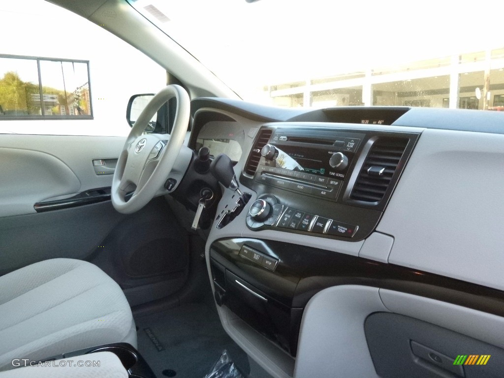 2014 Sienna LE AWD - Silver Sky Metallic / Light Gray photo #11