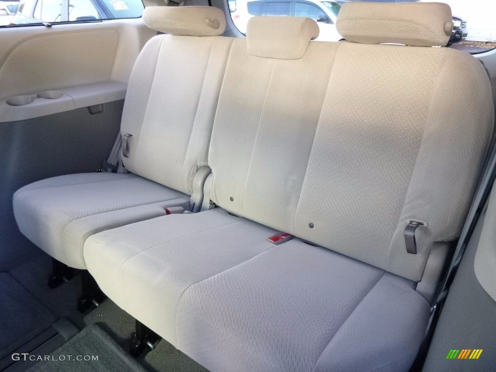 2014 Sienna LE AWD - Silver Sky Metallic / Light Gray photo #17