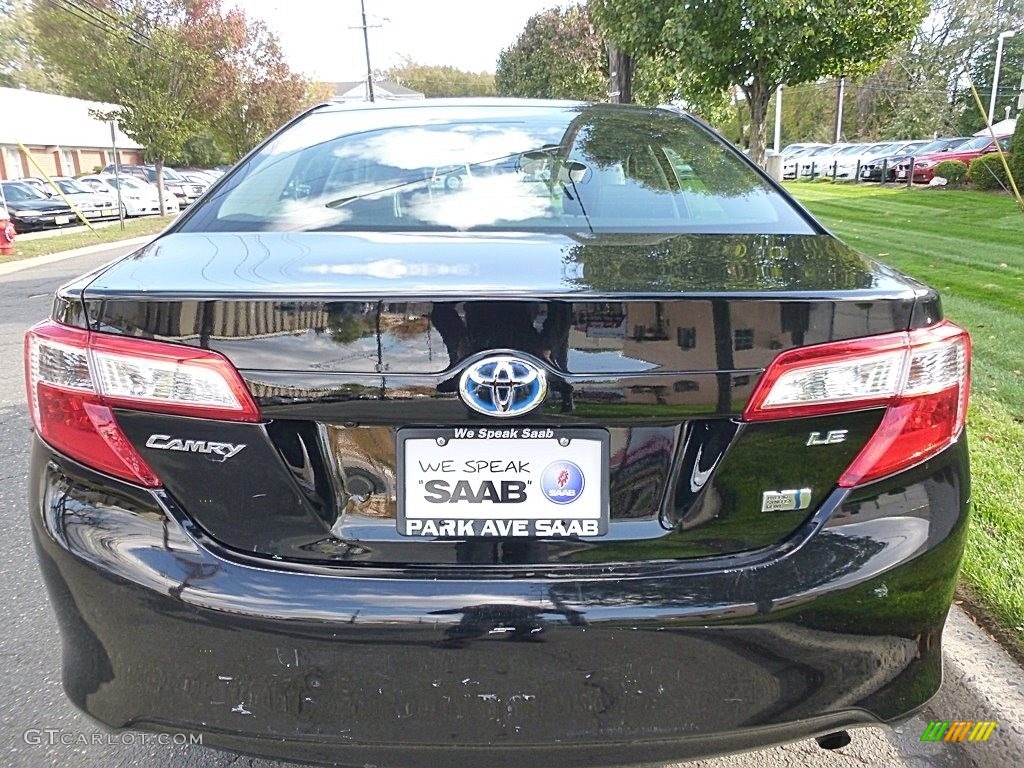 2014 Camry Hybrid LE - Attitude Black Metallic / Ash photo #4