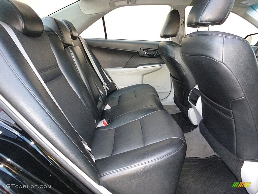 2014 Camry Hybrid LE - Attitude Black Metallic / Ash photo #21
