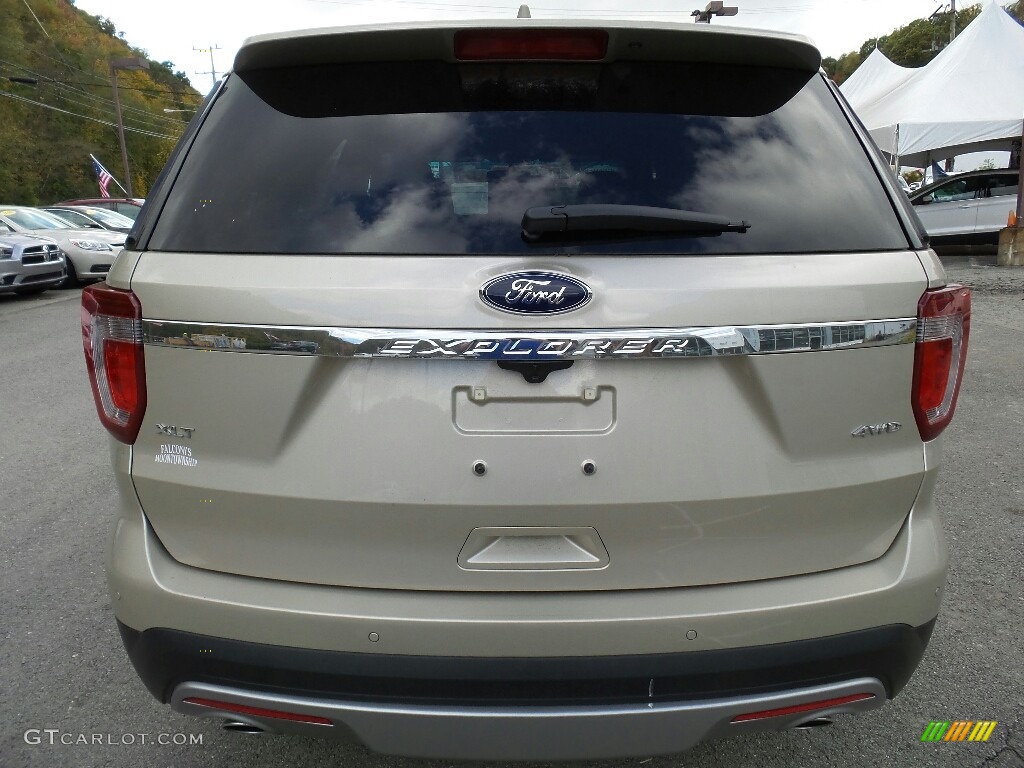 2017 Explorer XLT 4WD - White Gold / Ebony Black photo #8