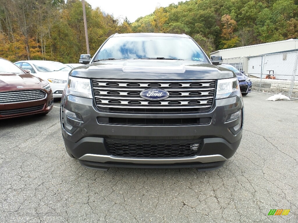 2017 Explorer XLT 4WD - Magnetic / Ebony Black photo #2