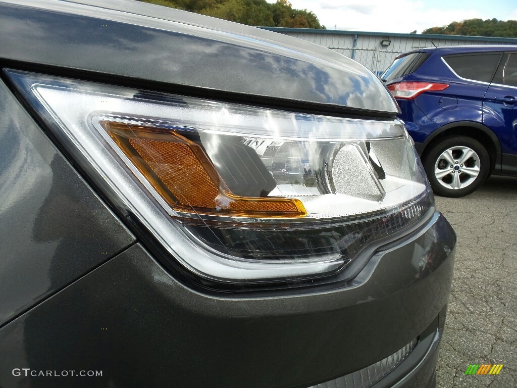 2017 Explorer XLT 4WD - Magnetic / Ebony Black photo #4