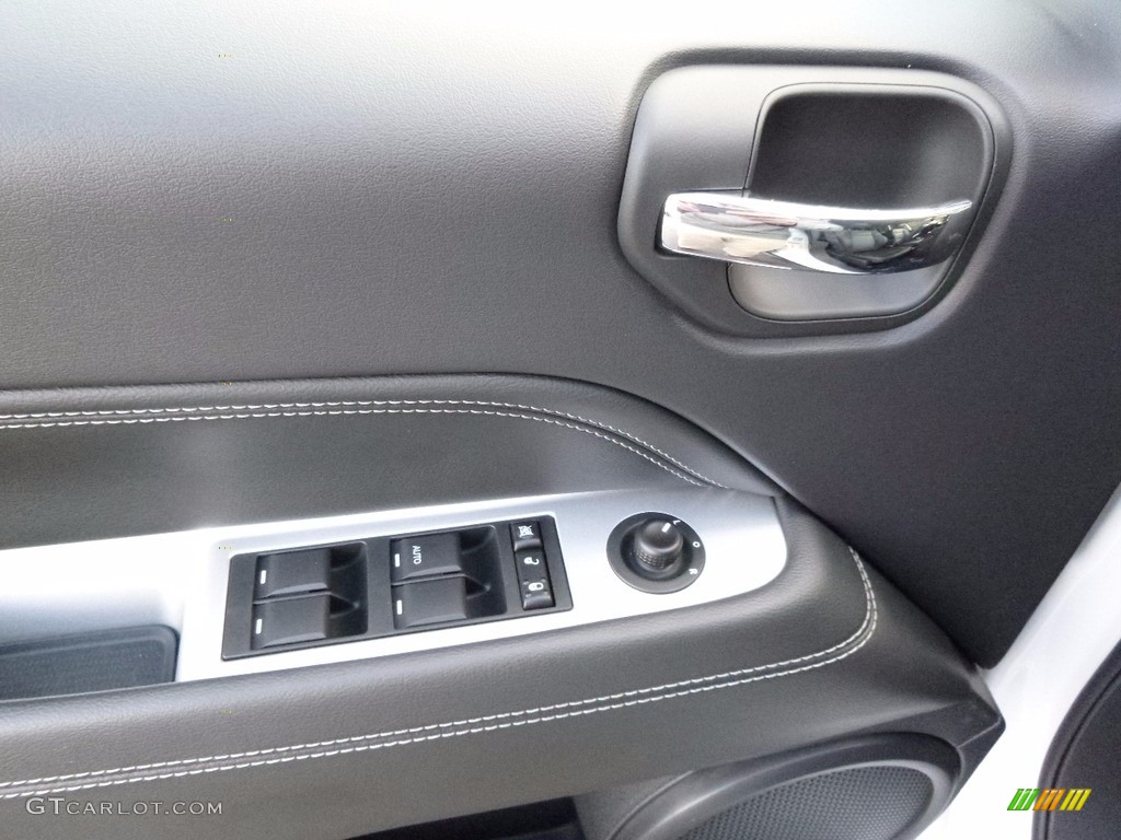2017 Jeep Compass High Altitude Controls Photo #116597383