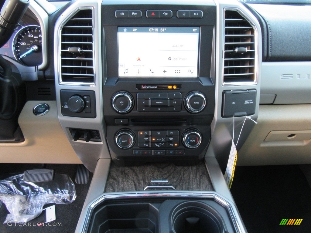 2017 Ford F250 Super Duty Lariat Crew Cab 4x4 Controls Photo #116603404