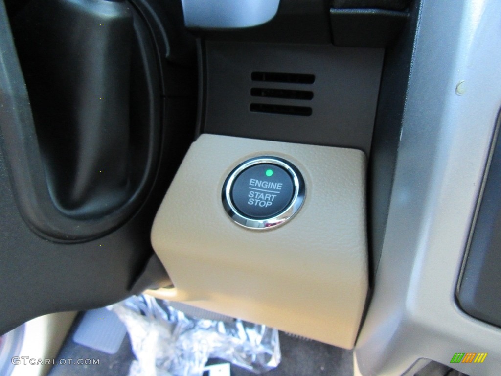 2017 Ford F250 Super Duty Lariat Crew Cab 4x4 Controls Photo #116603575