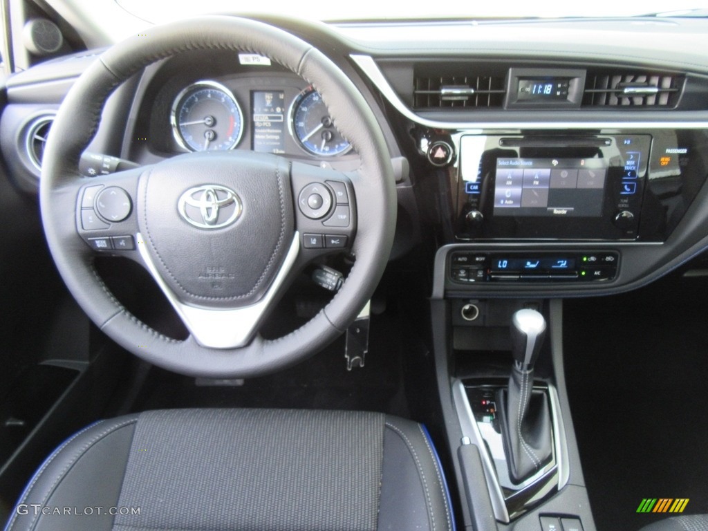 2017 Corolla SE - Super White / Steel Gray photo #23