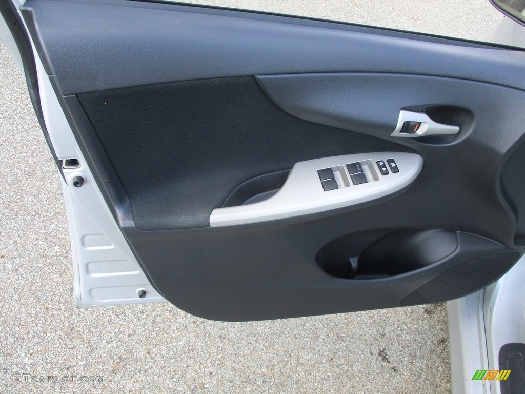 2013 Corolla S - Classic Silver Metallic / Dark Charcoal photo #6