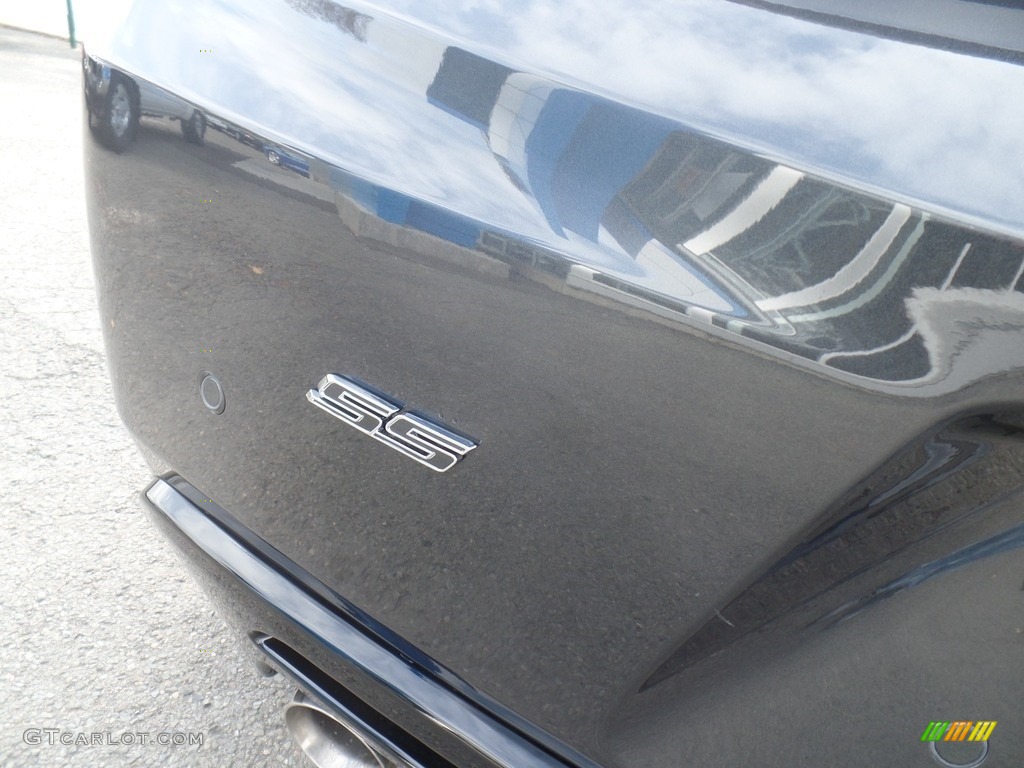 2017 Chevrolet Camaro SS Convertible 50th Anniversary Marks and Logos Photo #116620058