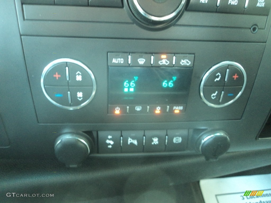 2011 Silverado 2500HD LT Extended Cab 4x4 - Sheer Silver Metallic / Ebony photo #24