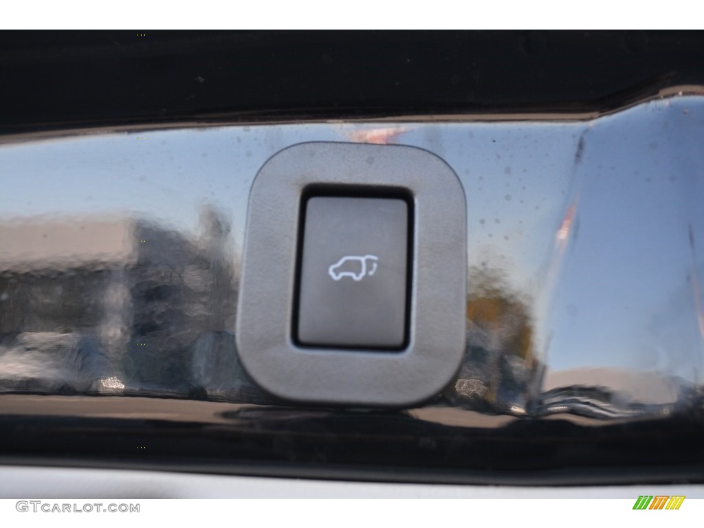 2013 Venza LE - Attitude Black Metallic / Light Gray photo #13