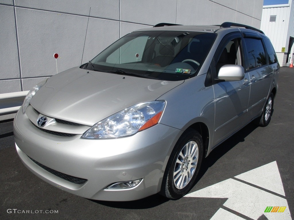 Silver Shadow Pearl 2010 Toyota Sienna XLE Exterior Photo #116633739