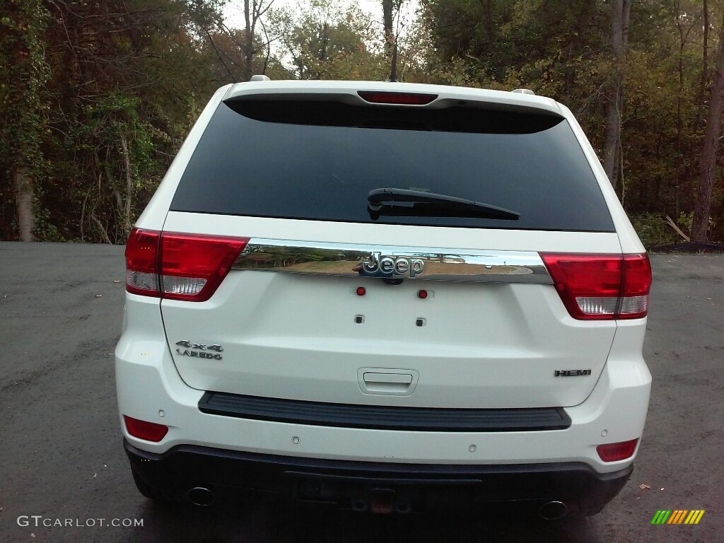 2011 Grand Cherokee Laredo X Package 4x4 - Stone White / Dark Graystone/Medium Graystone photo #7