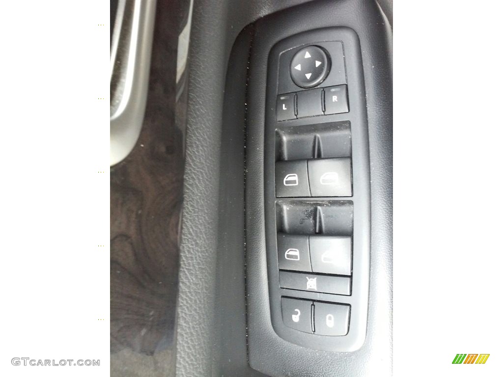 2011 Grand Cherokee Laredo X Package 4x4 - Stone White / Dark Graystone/Medium Graystone photo #14