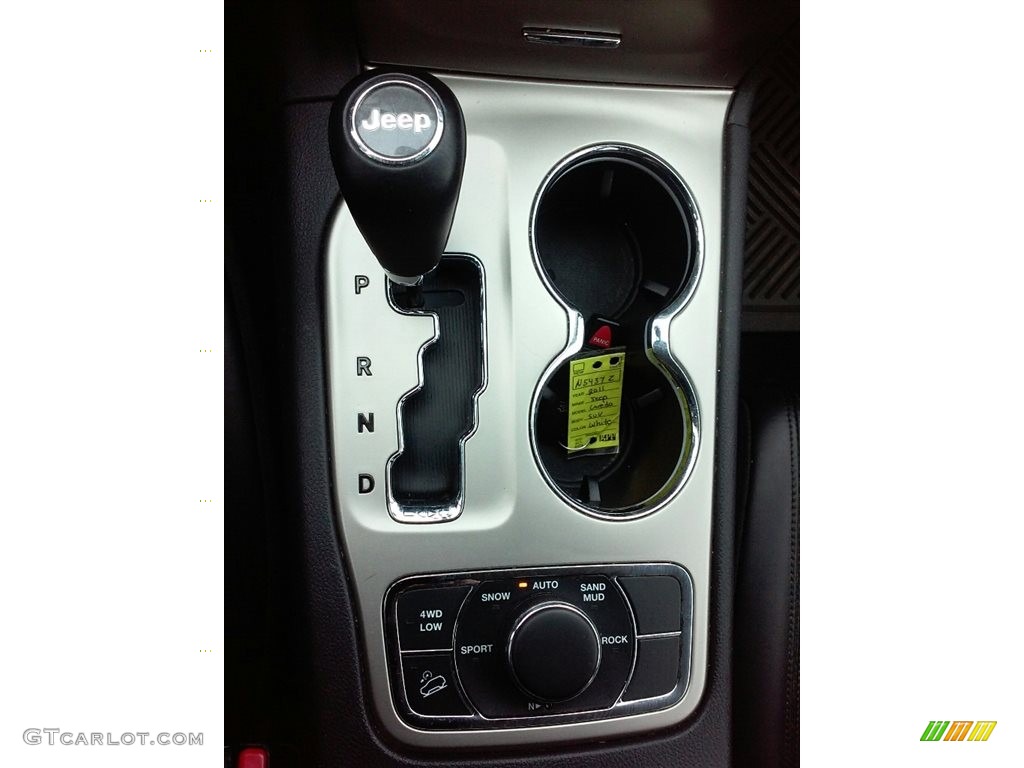 2011 Grand Cherokee Laredo X Package 4x4 - Stone White / Dark Graystone/Medium Graystone photo #21