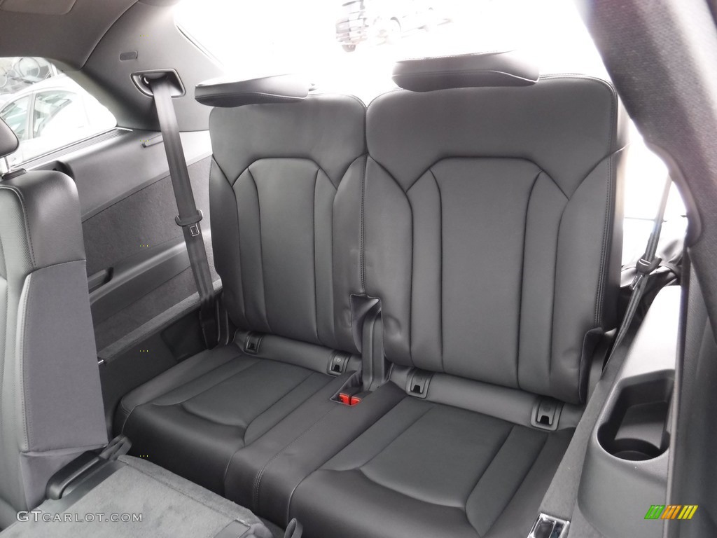 2017 Audi Q7 3.0T quattro Prestige Rear Seat Photo #116650385