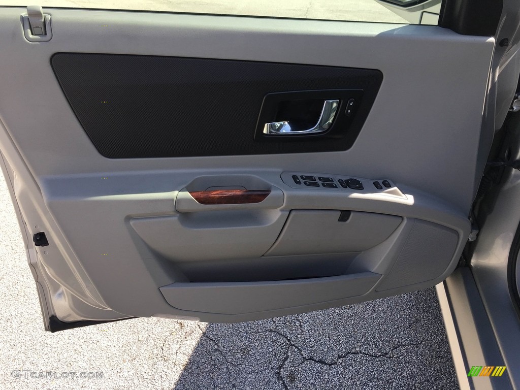 2004 SRX V6 - Light Platinum Metallic / Light Gray photo #11