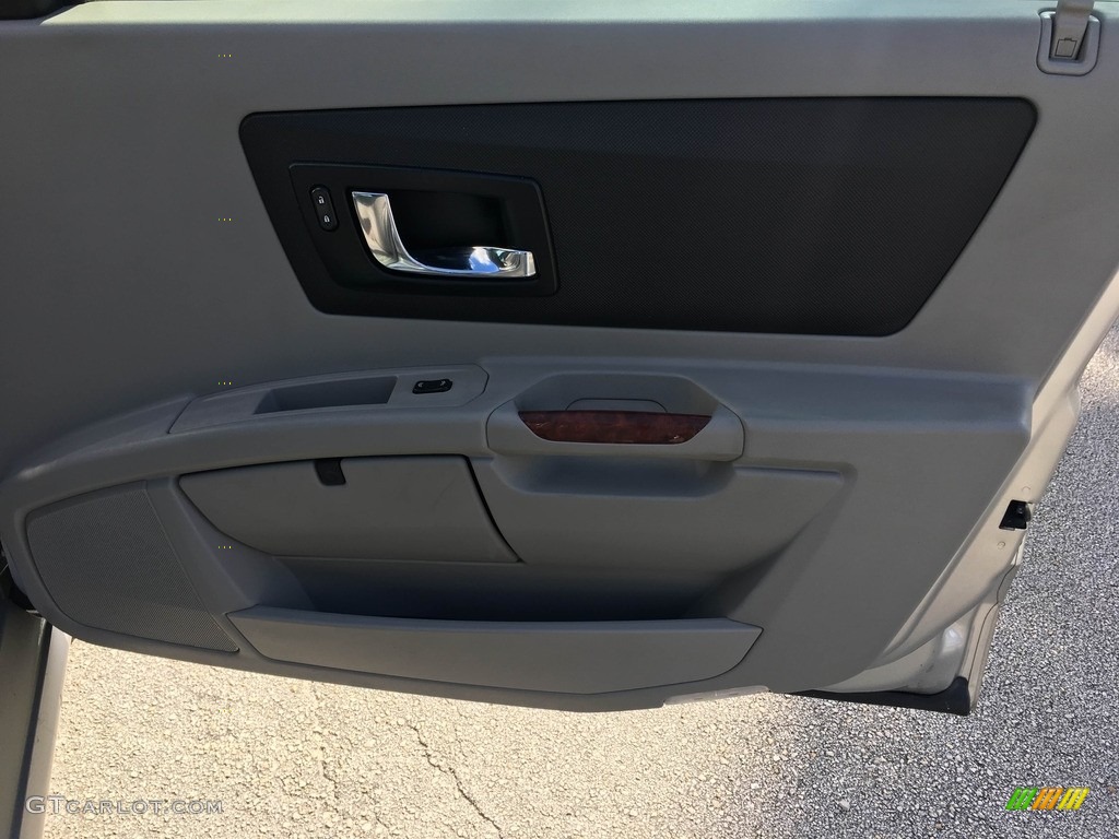 2004 SRX V6 - Light Platinum Metallic / Light Gray photo #17