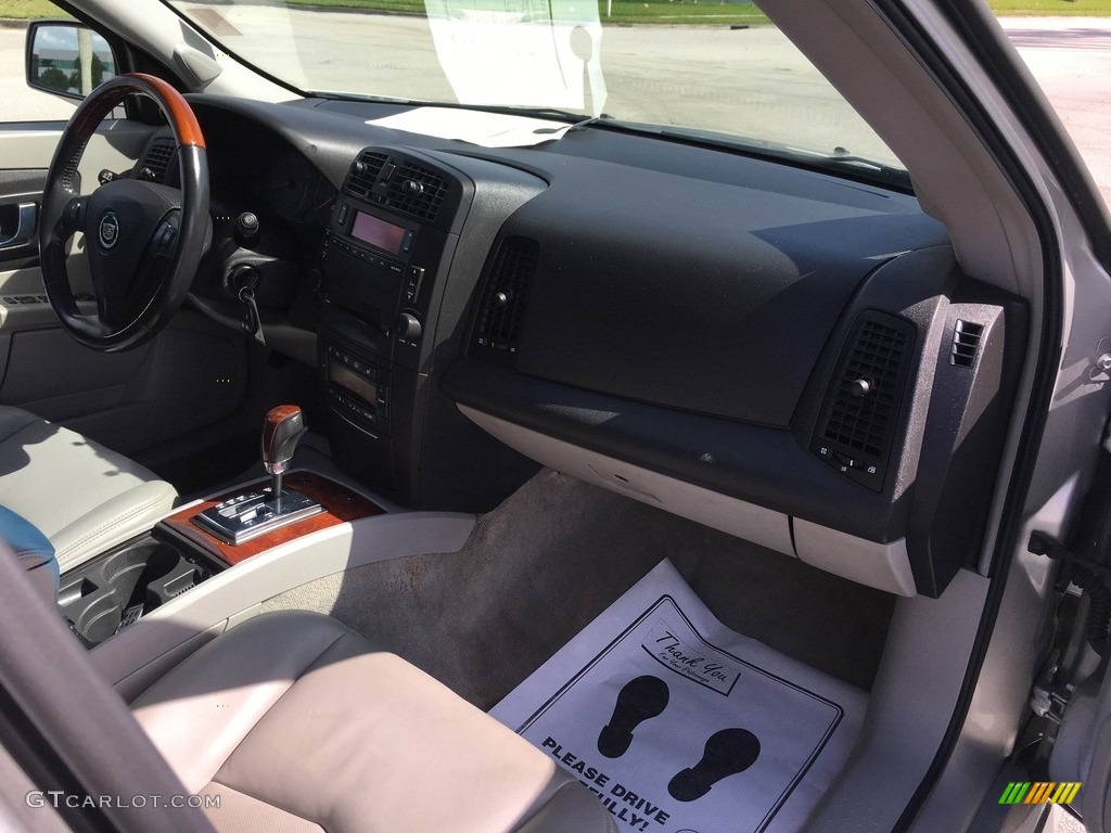 2004 SRX V6 - Light Platinum Metallic / Light Gray photo #19