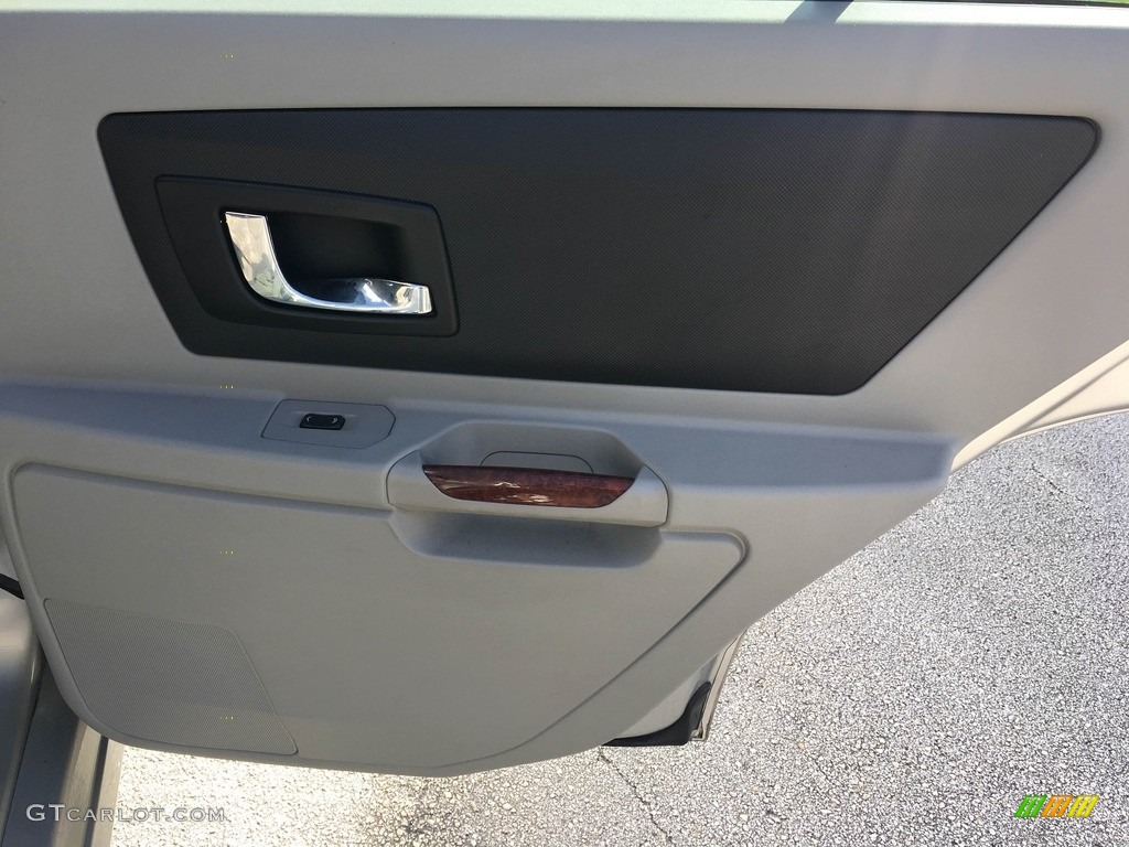 2004 SRX V6 - Light Platinum Metallic / Light Gray photo #20