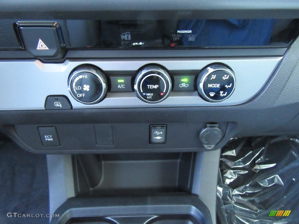 2017 Toyota Tacoma SR5 Double Cab Controls Photo #116655737