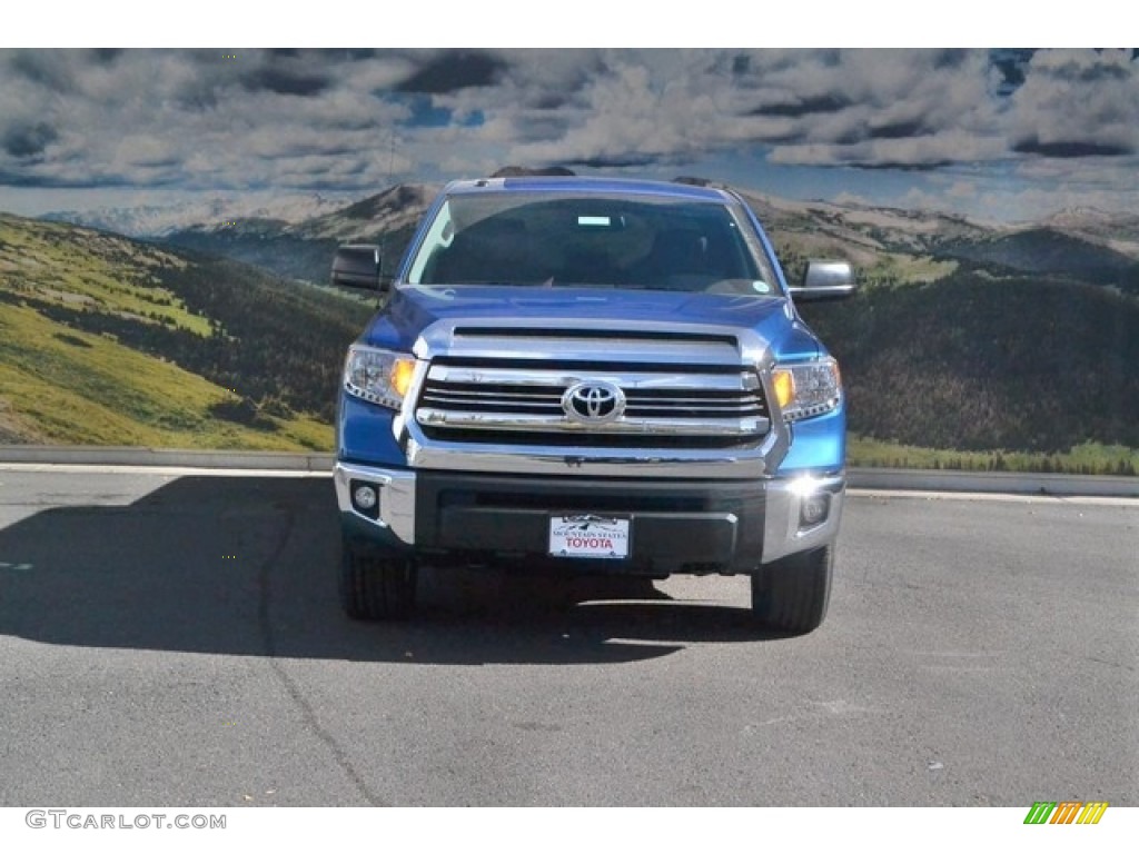 2017 Tundra SR5 CrewMax 4x4 - Blazing Blue Pearl / Graphite photo #2