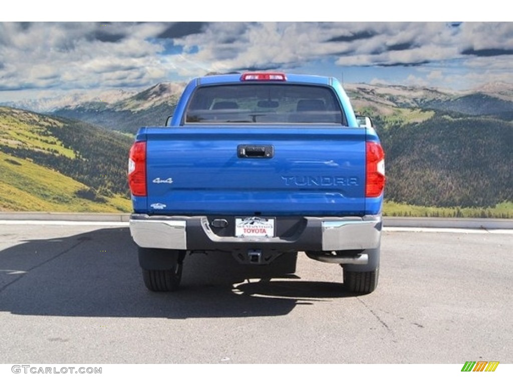 2017 Tundra SR5 CrewMax 4x4 - Blazing Blue Pearl / Graphite photo #4