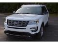 2017 Oxford White Ford Explorer XLT  photo #9