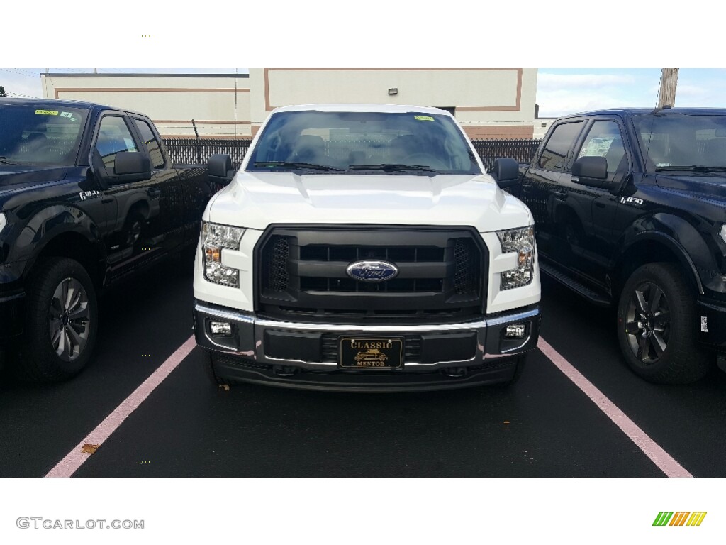 2017 F150 XL SuperCrew 4x4 - Oxford White / Earth Gray photo #2