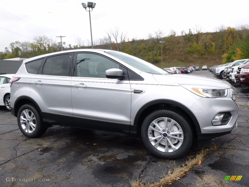 2017 Escape SE 4WD - Ingot Silver / Charcoal Black photo #1